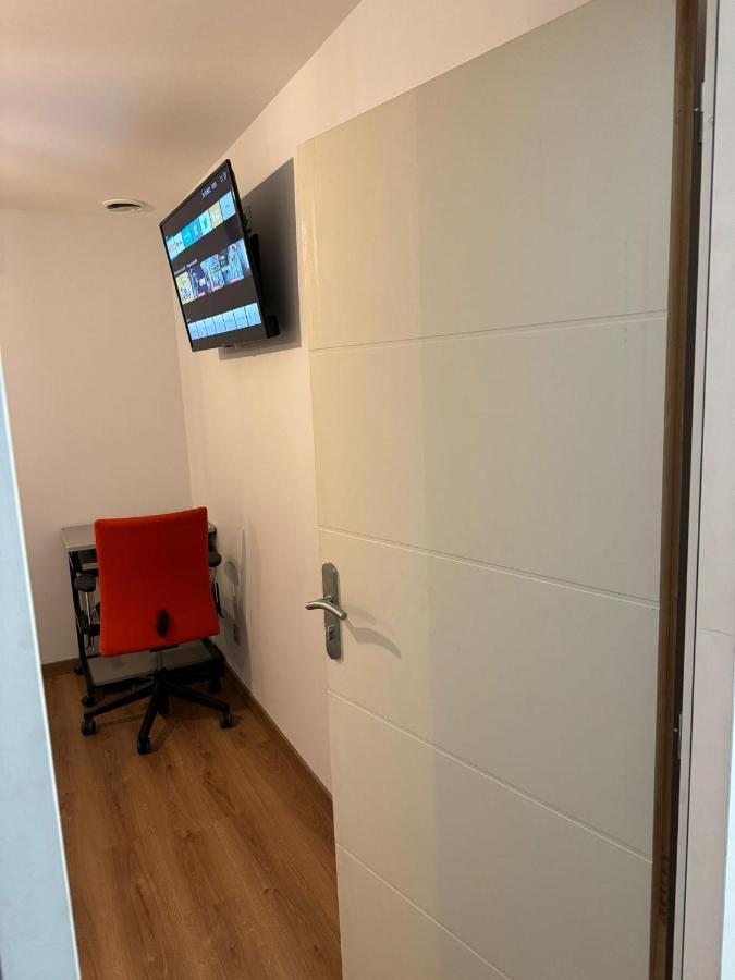 Chambre Privee/Climatisee+Tv /Petit Dejeuner Inclu/Tout Confort Nevers Exterior photo