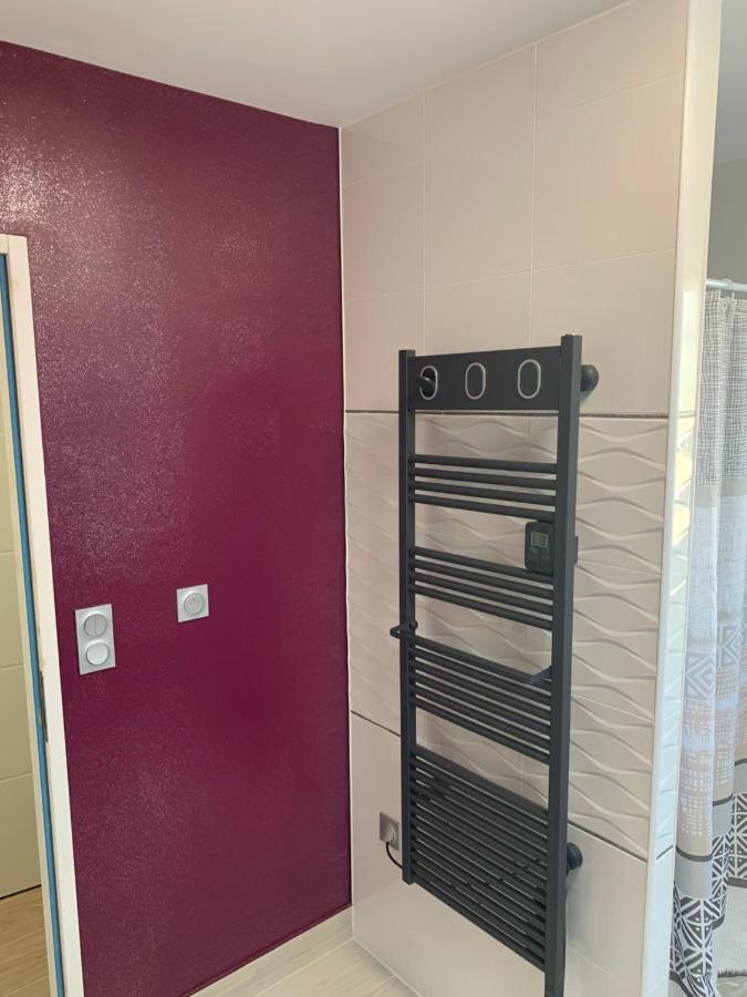 Chambre Privee/Climatisee+Tv /Petit Dejeuner Inclu/Tout Confort Nevers Exterior photo