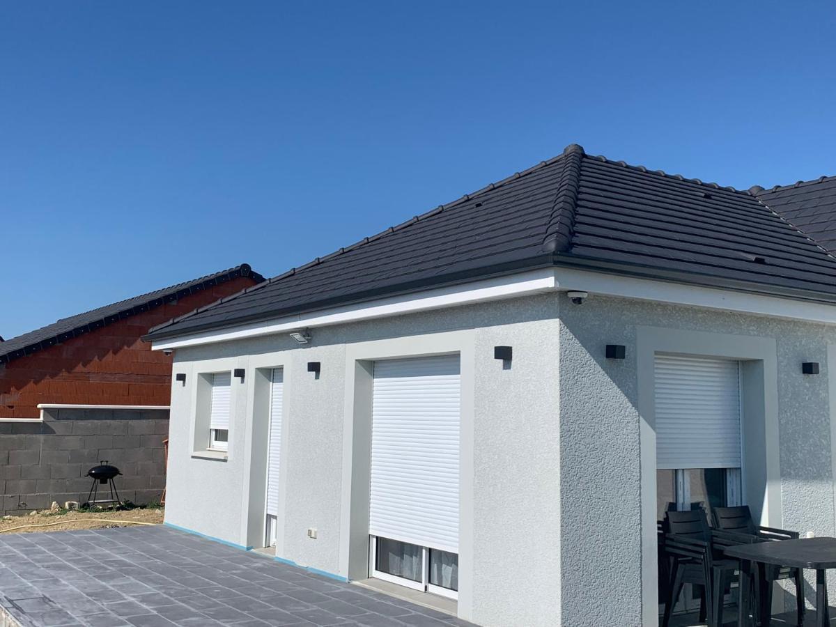 Chambre Privee/Climatisee+Tv /Petit Dejeuner Inclu/Tout Confort Nevers Exterior photo