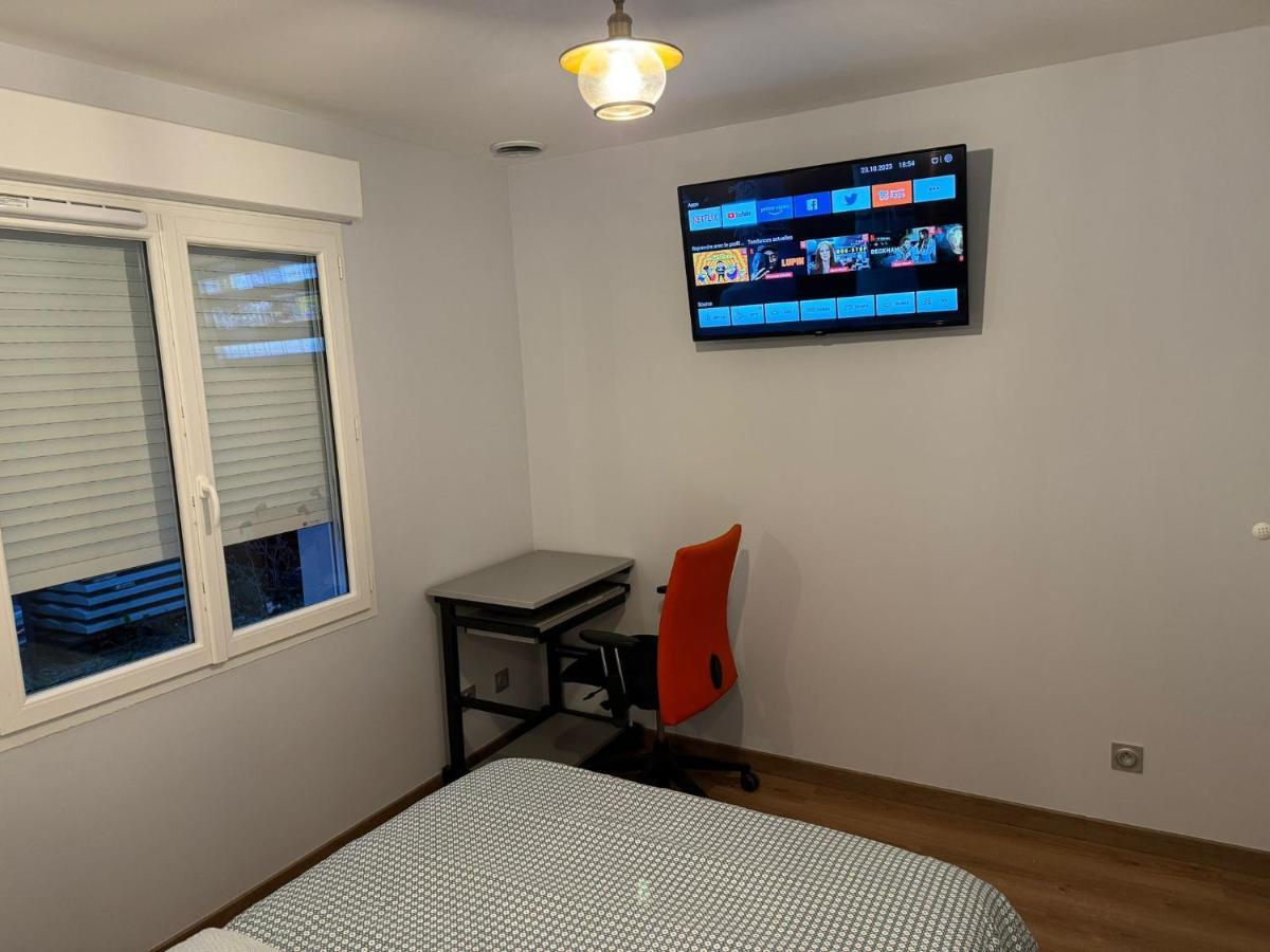 Chambre Privee/Climatisee+Tv /Petit Dejeuner Inclu/Tout Confort Nevers Exterior photo